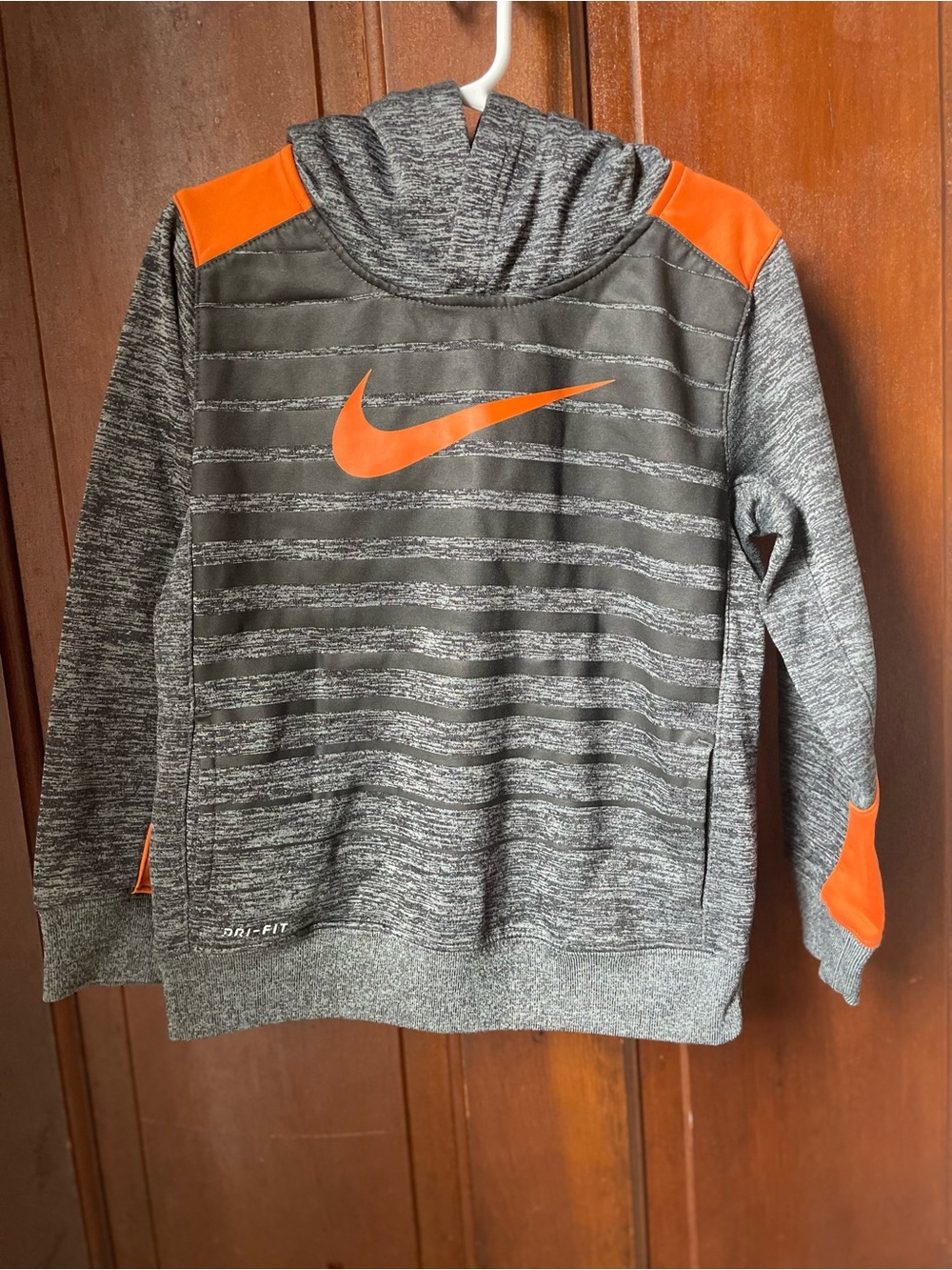 Nike dri fit boys 6 gray / orange athletic hoodie